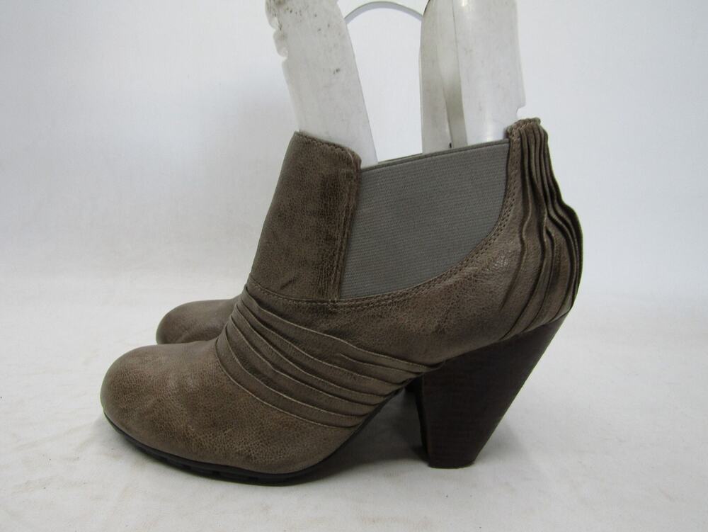 Vince Camuto Womens Size 8.5 B Brown Leather Ankle Fashion Boots Bootie
